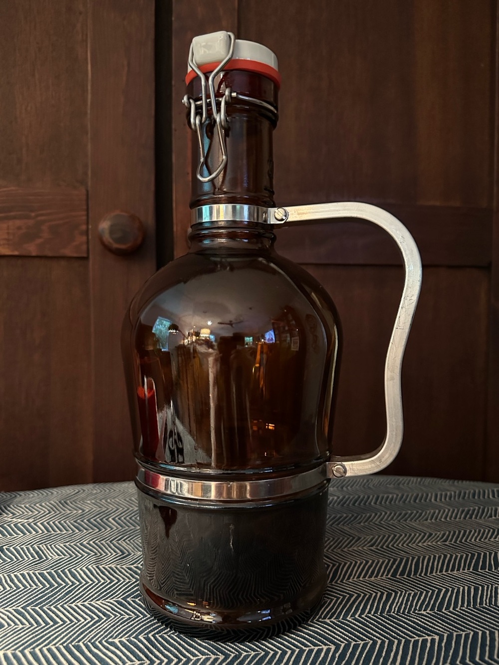 Vintage Muster Geschutzt 2 Liter bottle with ceramic lid • metal handle • glass